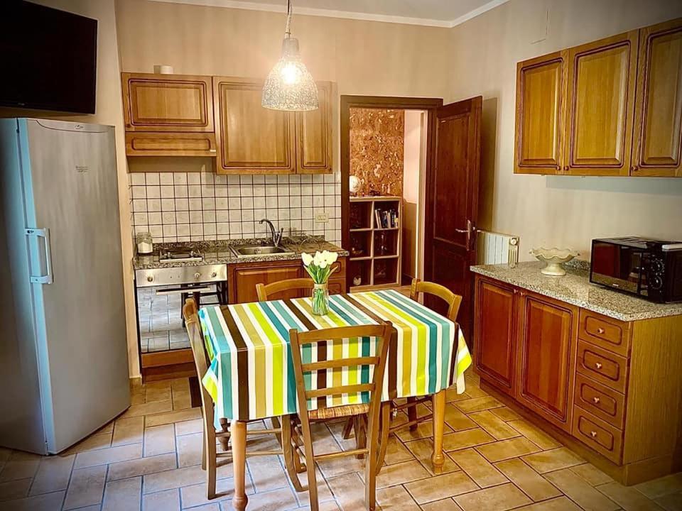 Leonaerdo Guests House Apartment Паникале Екстериор снимка