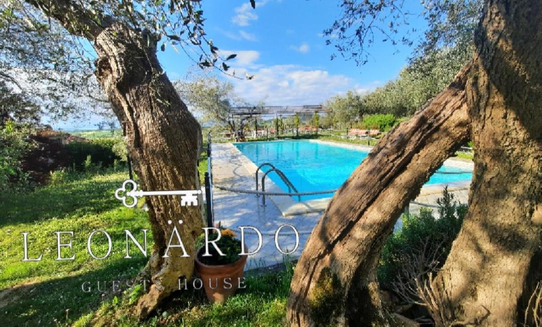 Leonaerdo Guests House Apartment Паникале Екстериор снимка