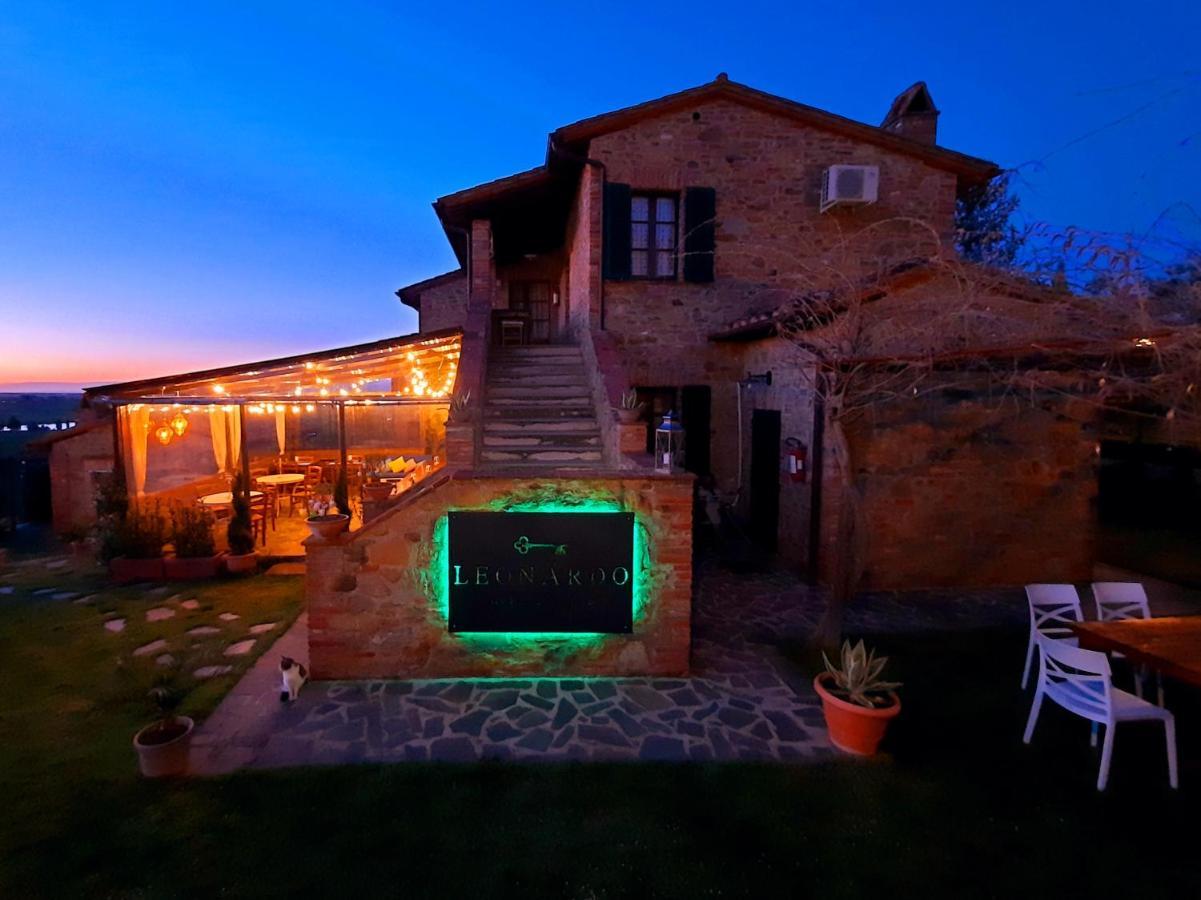 Leonaerdo Guests House Apartment Паникале Екстериор снимка