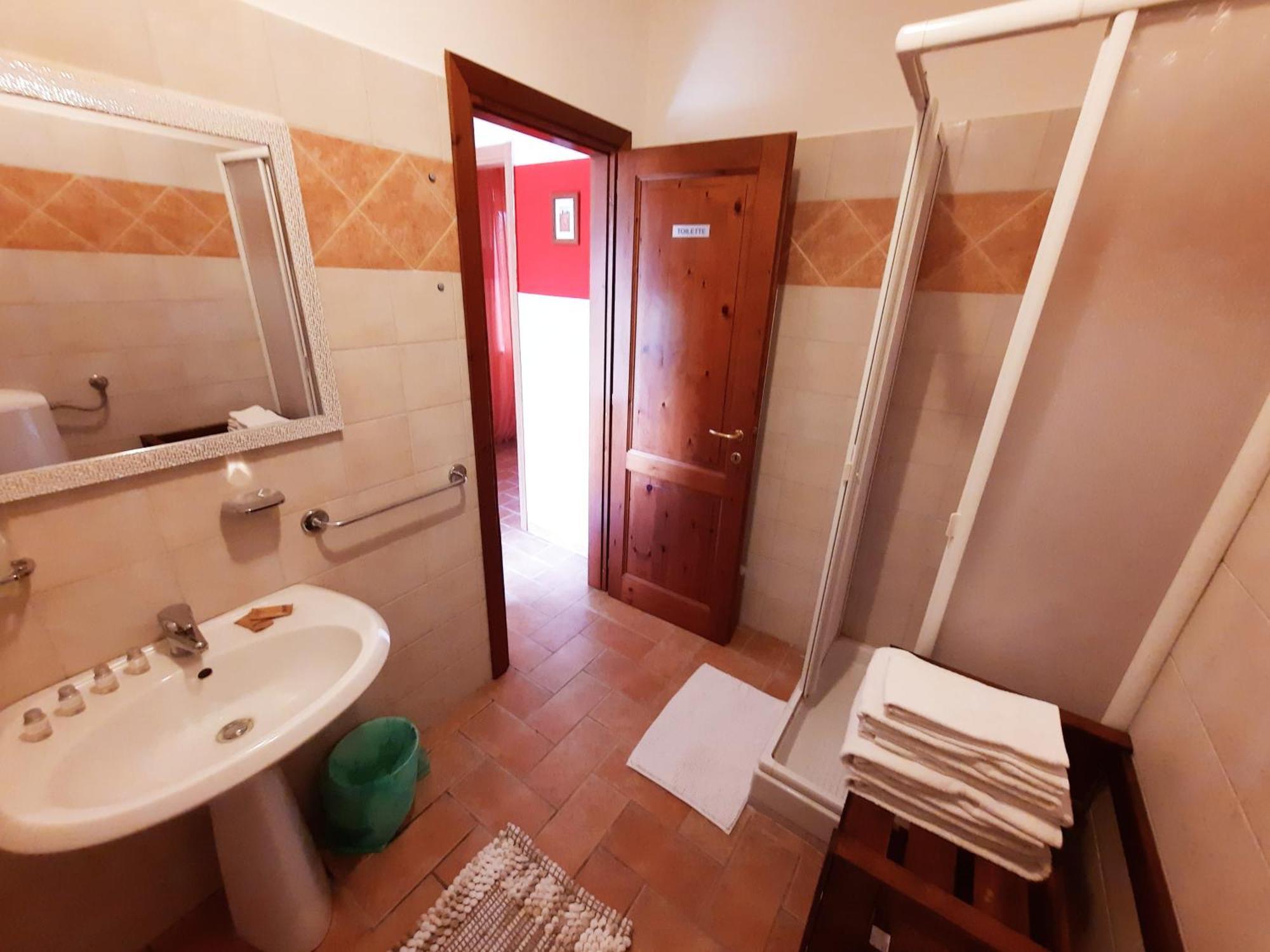 Leonaerdo Guests House Apartment Паникале Стая снимка