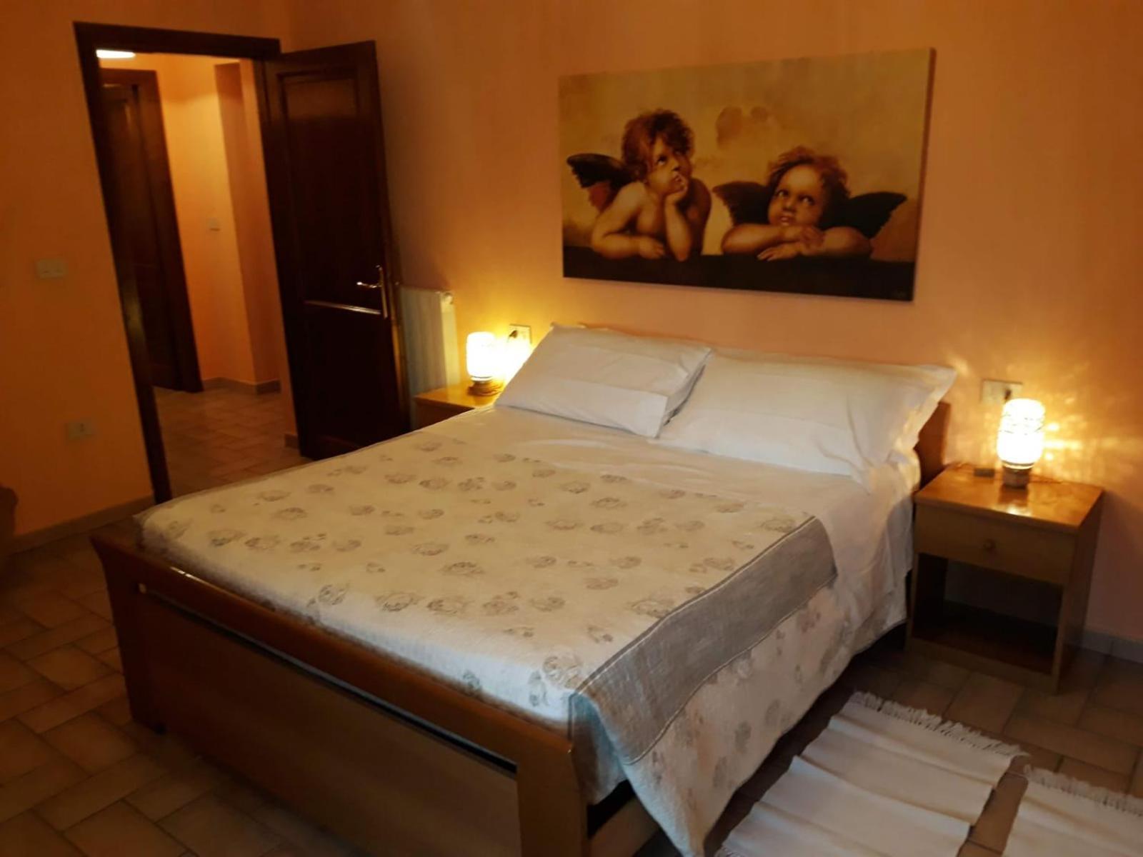 Leonaerdo Guests House Apartment Паникале Стая снимка